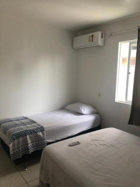 Apartamento 2 quartos Praia Ingleses Sacada e Churrasqueira